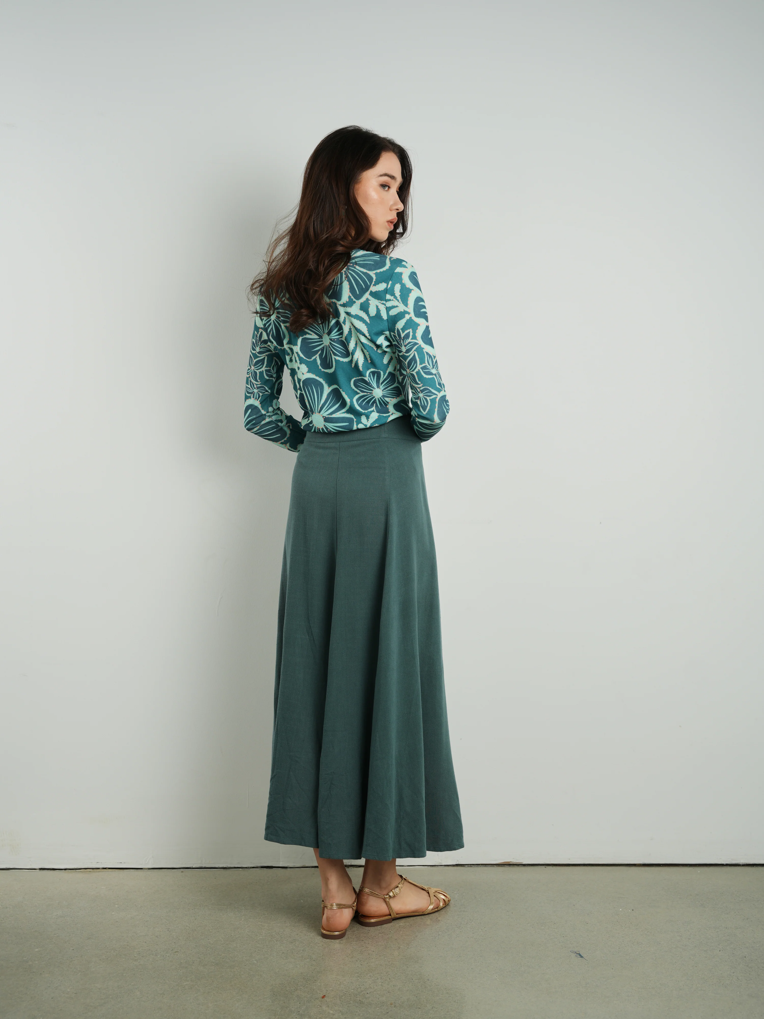 Cleo Asymmetric Button Flare Skirt - Image 4